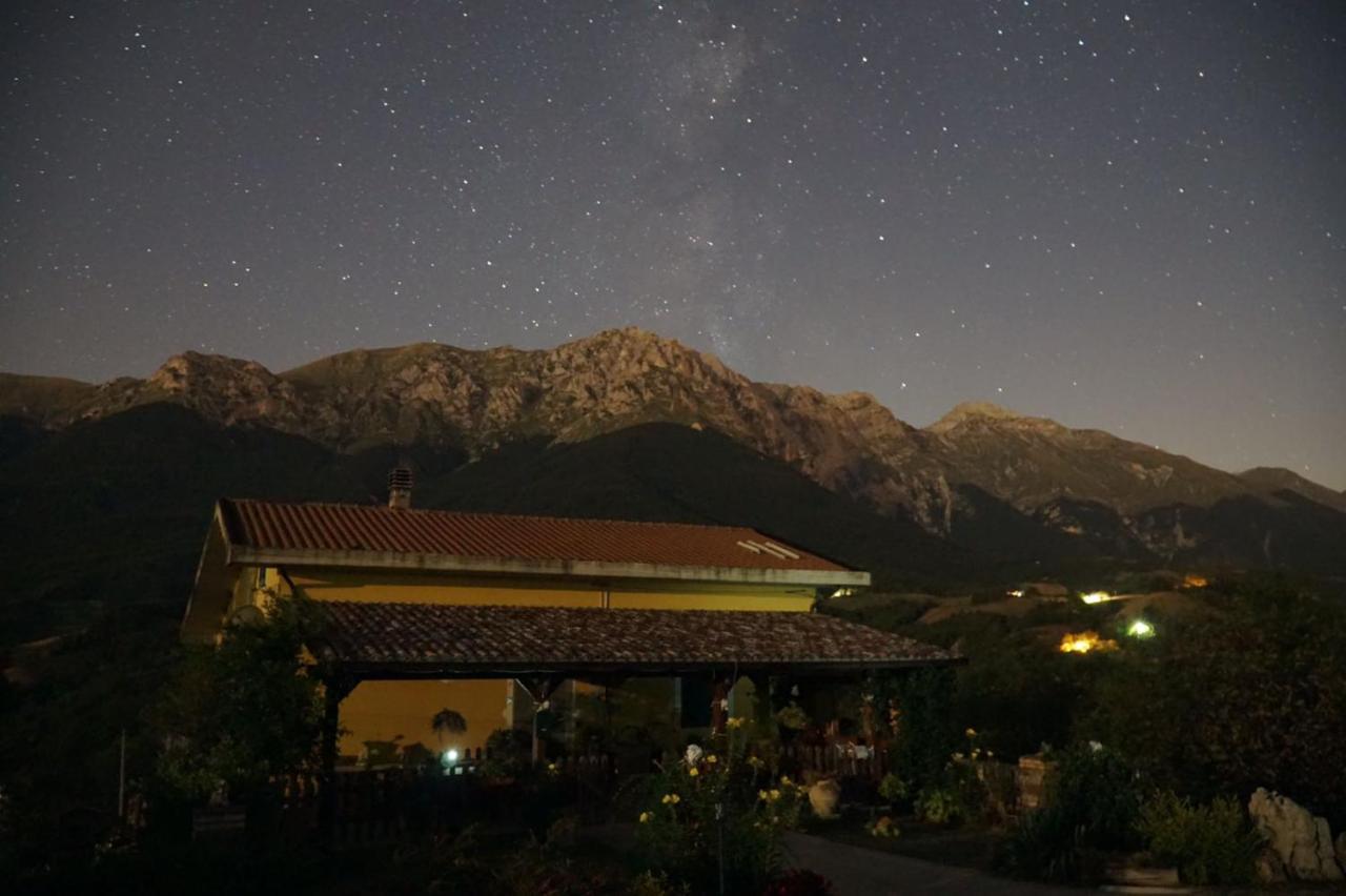 B&B Le Ginestre Castelli Bagian luar foto