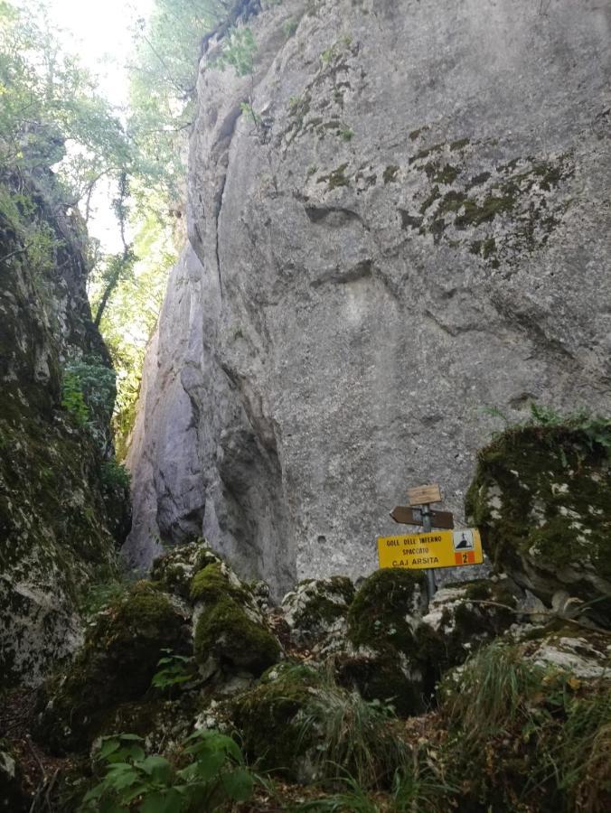 B&B Le Ginestre Castelli Bagian luar foto